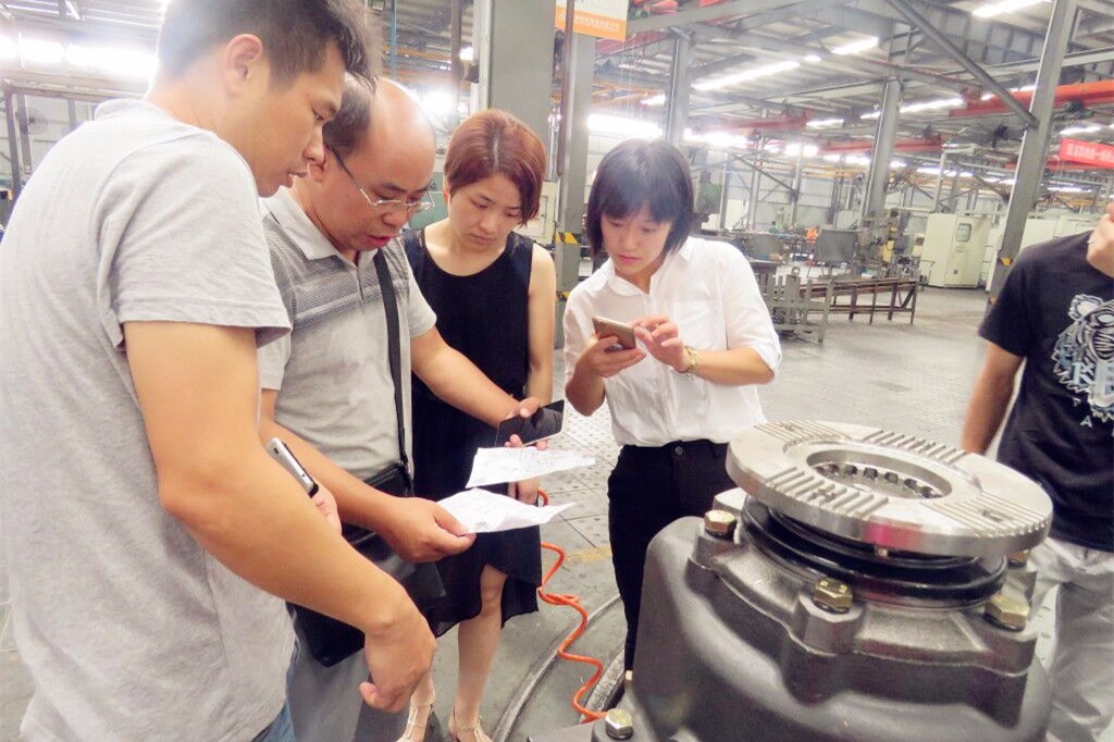 深圳民富沃能、東風(fēng)特汽聯(lián)合考察組蒞臨十堰精密新動(dòng)力科技有限公司參觀指導(dǎo)工作